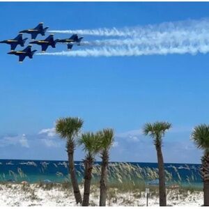 Meet your Posher, Adriana